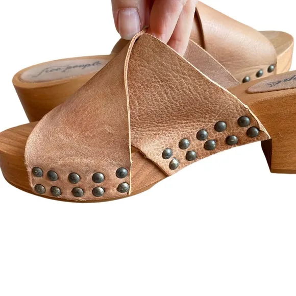 Free People Sonnet Clog Stud accents in Natural/ tan Size 39