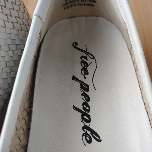 Free People Womens Ivory Santorini 2372265 Round Toe Slip On Shoes Sz 36