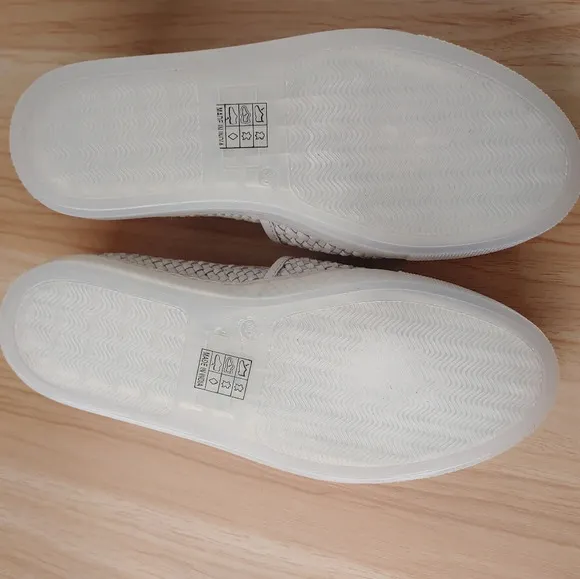 Free People Womens Ivory Santorini 2372265 Round Toe Slip On Shoes Sz 36