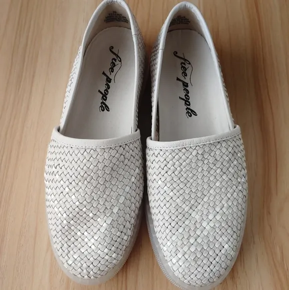 Free People Womens Ivory Santorini 2372265 Round Toe Slip On Shoes Sz 36