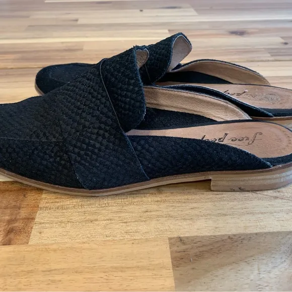 Free People Women’s Shoes Color: Black, Size 8