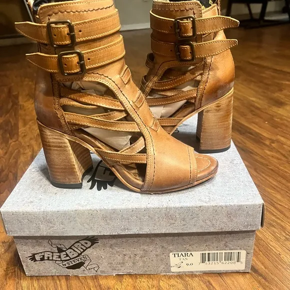 Freebird Women's Tiara Sandal