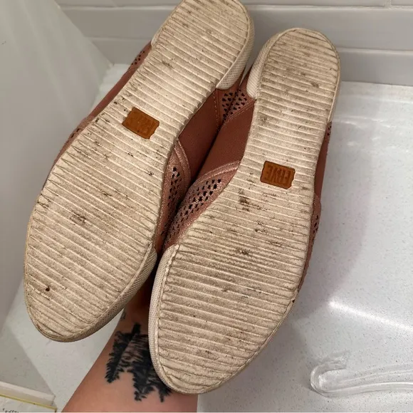 Frye Melanie Perf Leather Mule in Rose Gold size 9.5