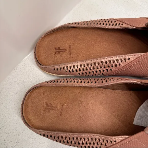 Frye Melanie Perf Leather Mule in Rose Gold size 9.5
