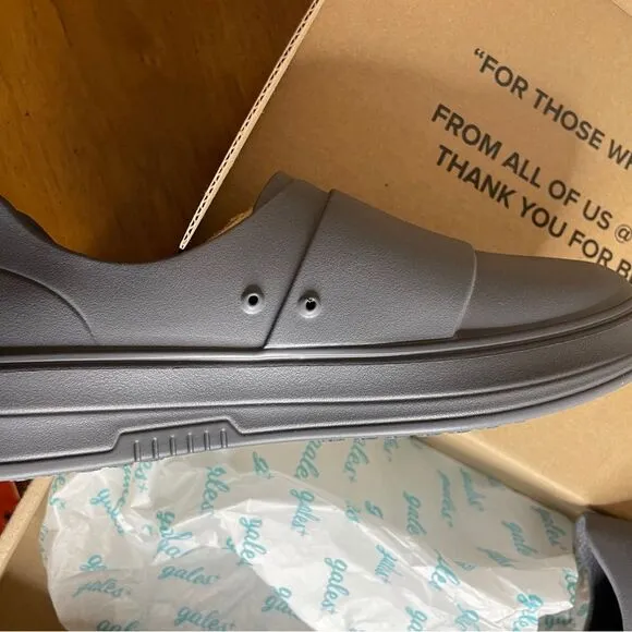 Gales/nurse/lightweight/slip resistant/waterproof slip on shoes