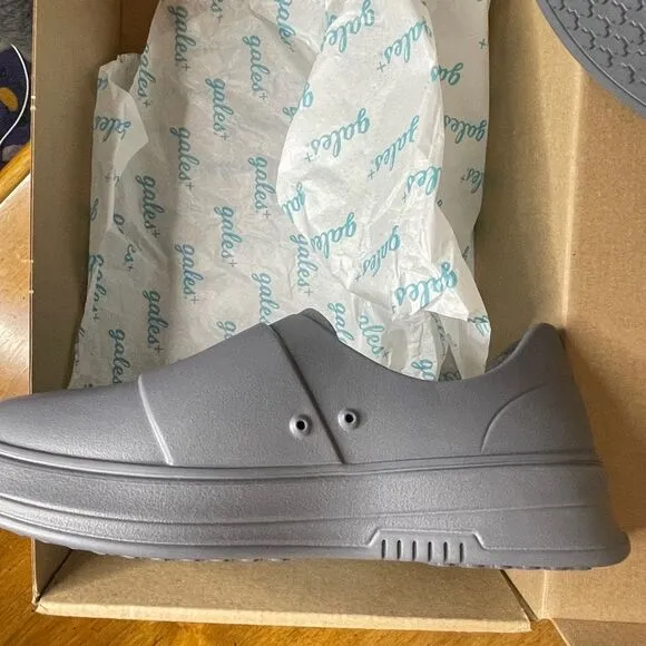 Gales/nurse/lightweight/slip resistant/waterproof slip on shoes