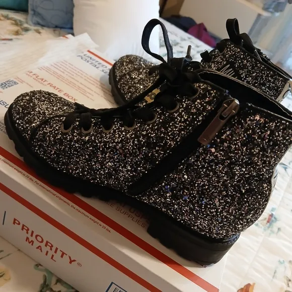 🌎GLITTER ankle boots excellent condition 3