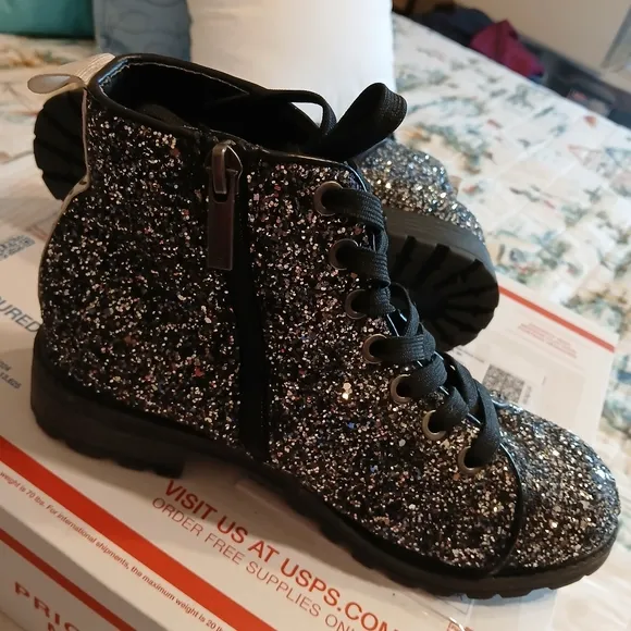 🌎GLITTER ankle boots excellent condition 3