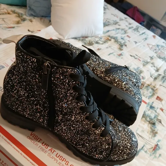 🌎GLITTER ankle boots excellent condition 3