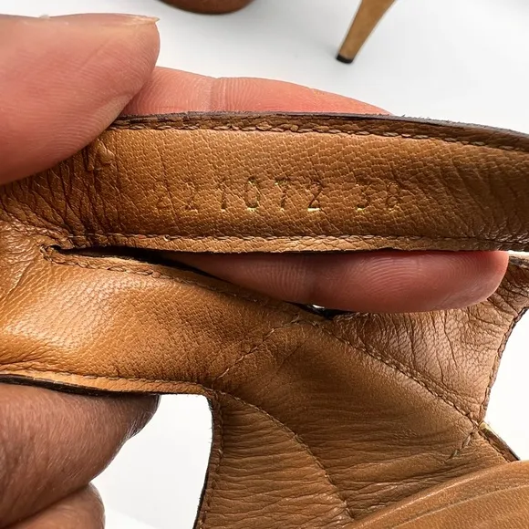 Gucci Sandals.