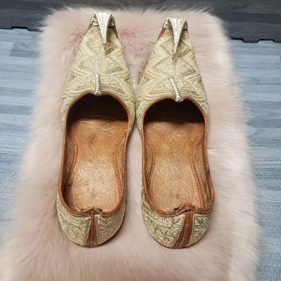 Handcrafted Morish Arabian embossed shoe