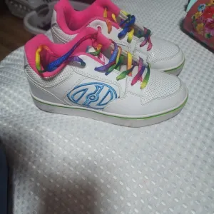 HEELYS EUC WOMENS SZ 6 YOUTH 5 MOTION PLUS RAINBOW HEELY SNEAKER SHOES