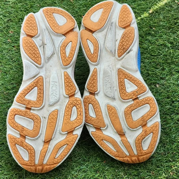 HOKA BONDI 8 - Womens Athletic Shoes - SIZE 10.5D WIDE