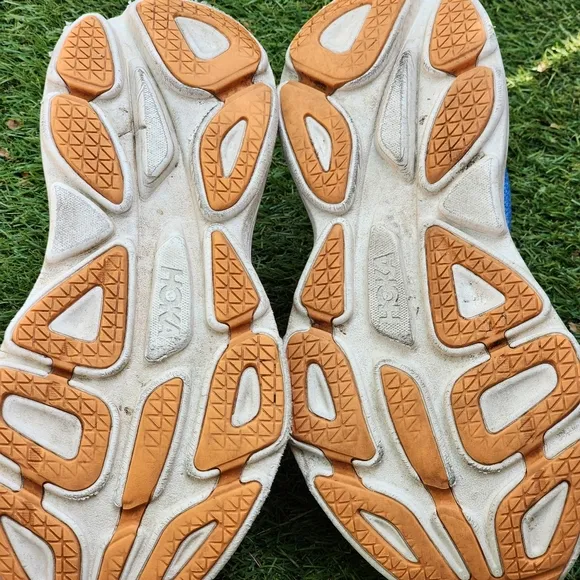 HOKA BONDI 8 - Womens Athletic Shoes - SIZE 10.5D WIDE