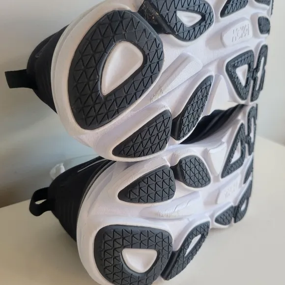 Hoka One Bondi 8 Black Running Shoes Womens Size 10.5 Wide 1127954 BWHT
