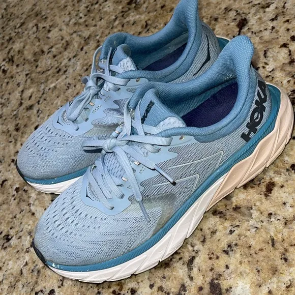 Hoka One One Arahi 5 Wide