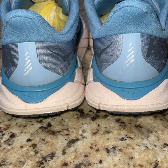 Hoka One One Arahi 5 Wide