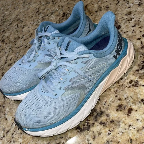 Hoka One One Arahi 5 Wide