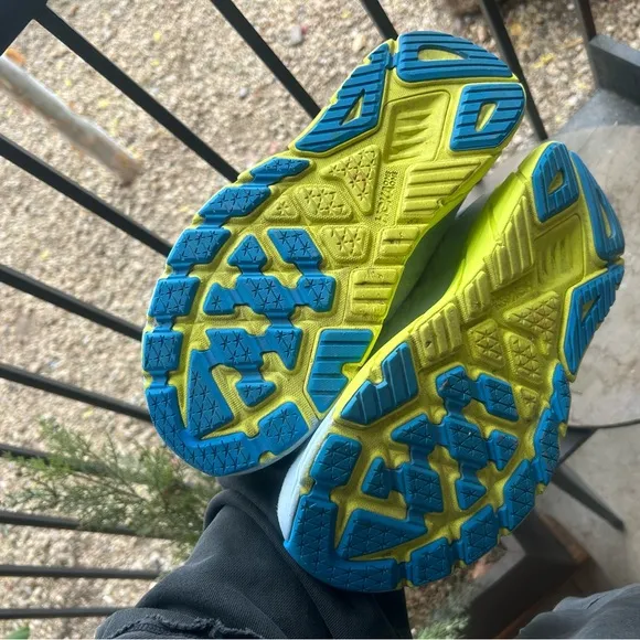 Hoka One One Arahi 6 Mens 10.5 2E Ice Water Evening Primrose Running Shoes Wide