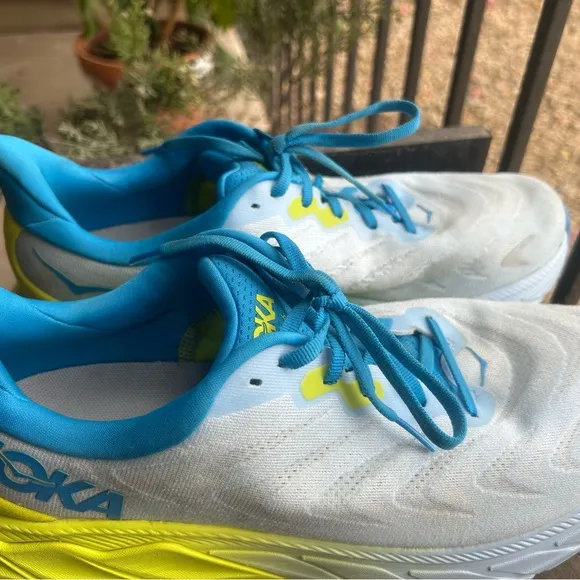 Hoka One One Arahi 6 Mens 10.5 2E Ice Water Evening Primrose Running Shoes Wide