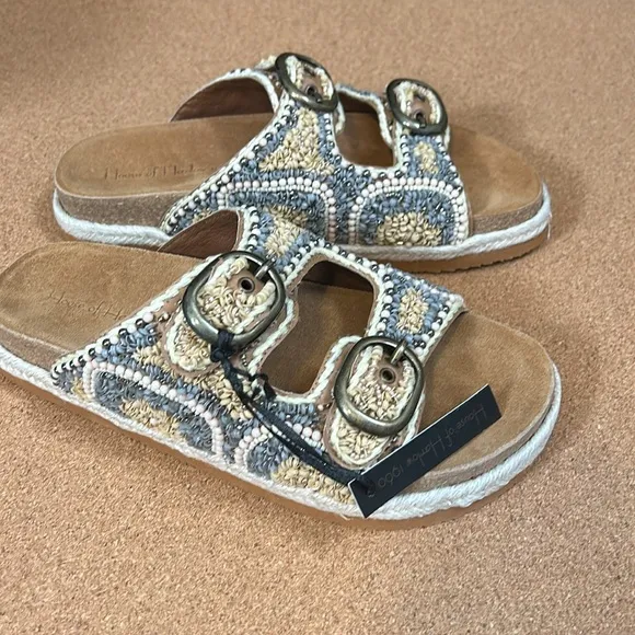 House of Harlow 1960 Natural Tones Embellished Sandals Size 8 New