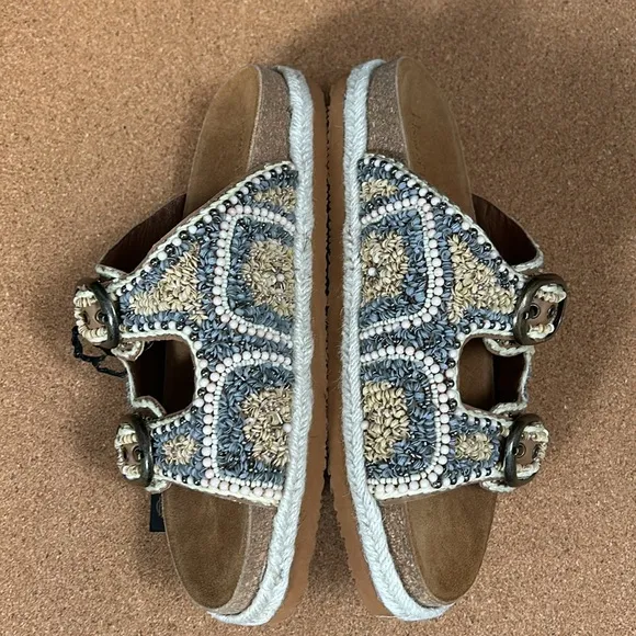 House of Harlow 1960 Natural Tones Embellished Sandals Size 8 New