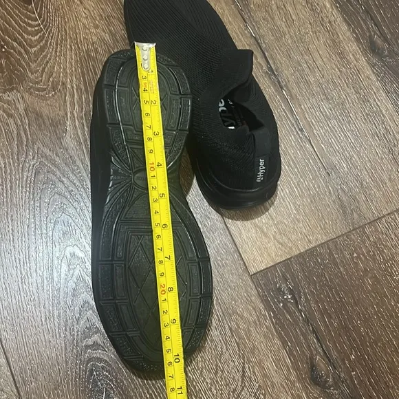 Hyper rememory foam Swiss design size 9 black NWOT
