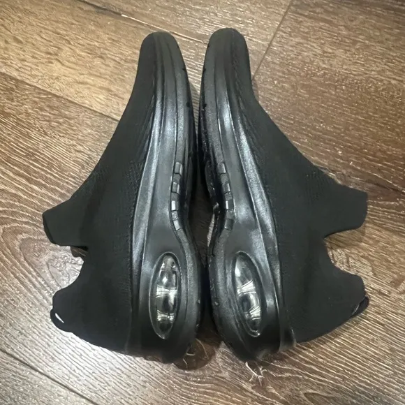 Hyper rememory foam Swiss design size 9 black NWOT