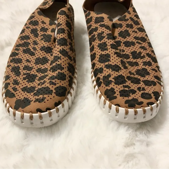 Ilse Jacobsen Cheetah Print Perforated Slip On Shoes