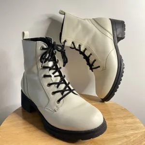Ivory Cole Haan Camea Waterproof Leather Combat Boots Women’s Size 6.5 B