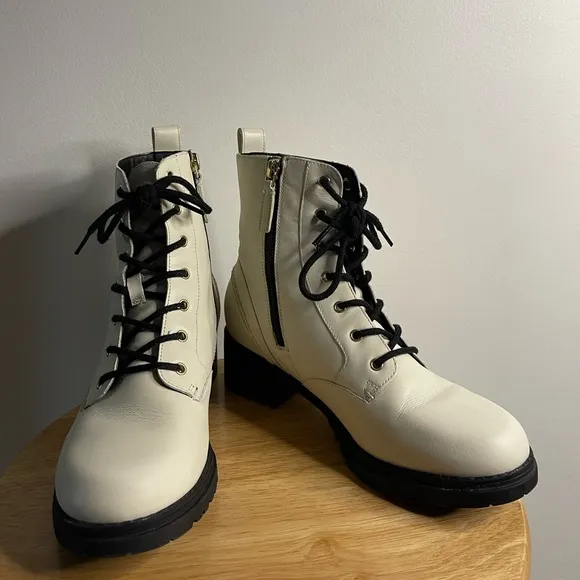 Ivory Cole Haan Camea Waterproof Leather Combat Boots Women’s Size 6.5 B