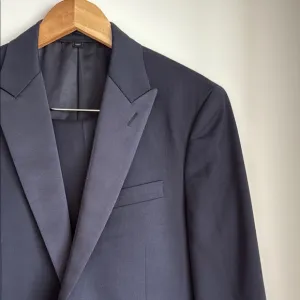 J.Crew Ludlow Slim Fit Peak Lapel Tuxedo in Navy - 38S Jacket, 31x30 Trouser
