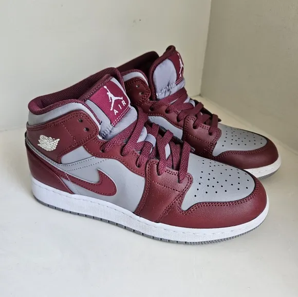 Jordan 1 Mid Cherrywood Red/White/Grey 7Y (DQ8423 615)