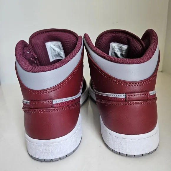 Jordan 1 Mid Cherrywood Red/White/Grey 7Y (DQ8423 615)