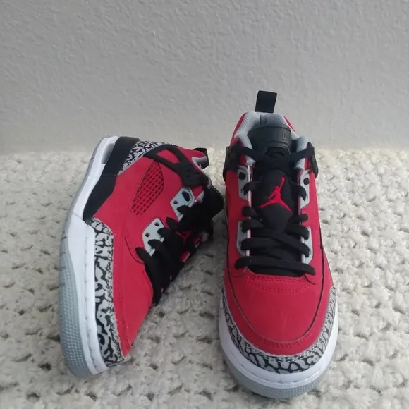 Jordan Spizike Low 'Toro' size 5.5y