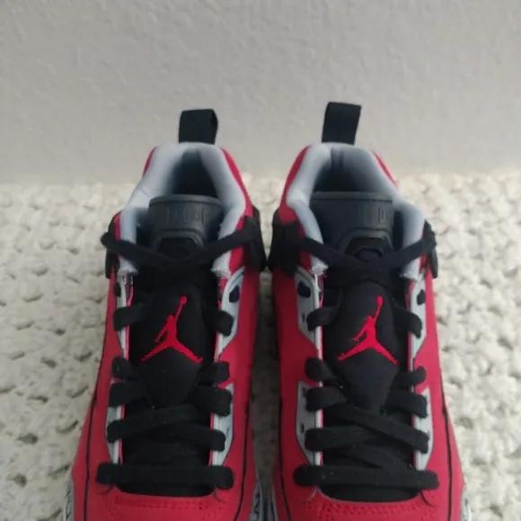 Jordan Spizike Low 'Toro' size 5.5y