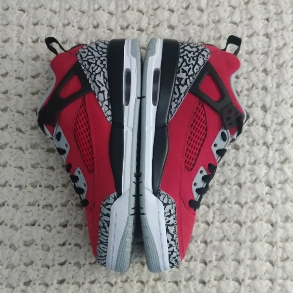Jordan Spizike Low 'Toro' size 5.5y