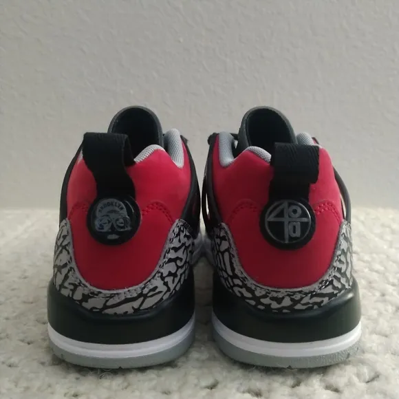 Jordan Spizike Low 'Toro' size 5.5y