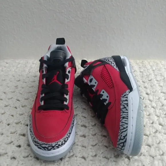 Jordan Spizike Low 'Toro' size 5.5y
