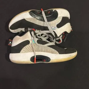 Jordan XXXV in good worn condition!size 5.5