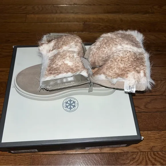 J/Slides NYC Tristan Cozy Lining Suede Sneaker Booties Taupe Women’s Size 5.5