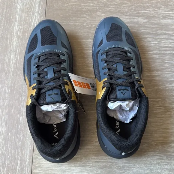 Kanso DragonFly Indoor Court Shoes Black/Gold size 7.5 NWT in box