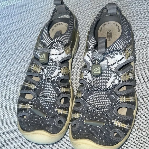 Keen Newport H2 sandals, size9 / EUR38.5