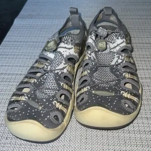 Keen Newport H2 sandals, size9 / EUR38.5