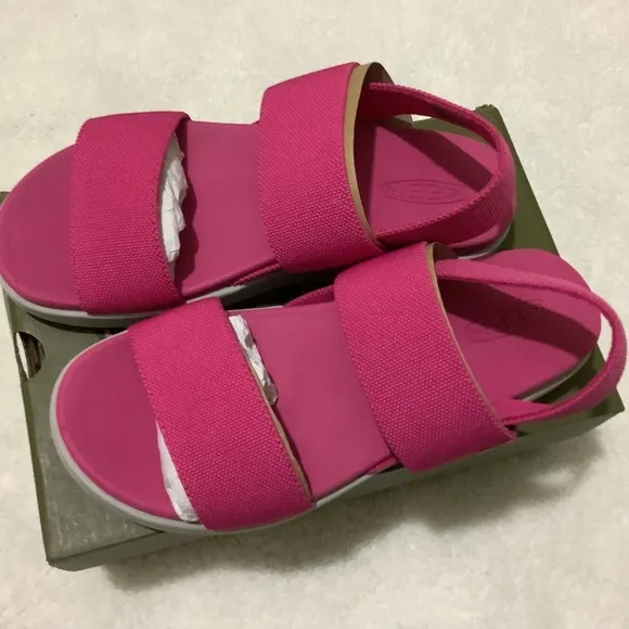 Keen Pink Peacock/Vapor Women’s Sandal size 6.5 NWB