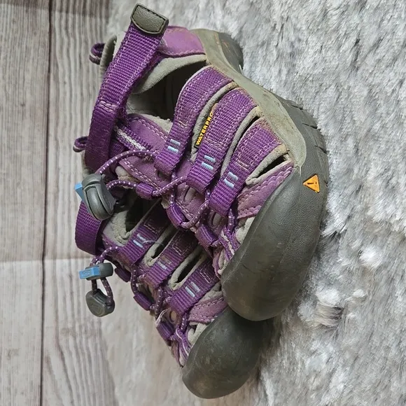 Keen Purple/Grey Water Shoes, Toddler Girls Size 11, Great Condition