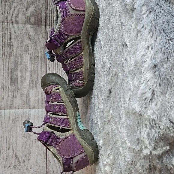 Keen Purple/Grey Water Shoes, Toddler Girls Size 11, Great Condition