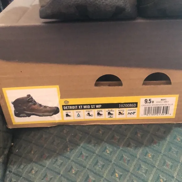 KEEN Utility Men's Detroit XT Mid Height Steel Toe Waterproof Work Boots 🥾