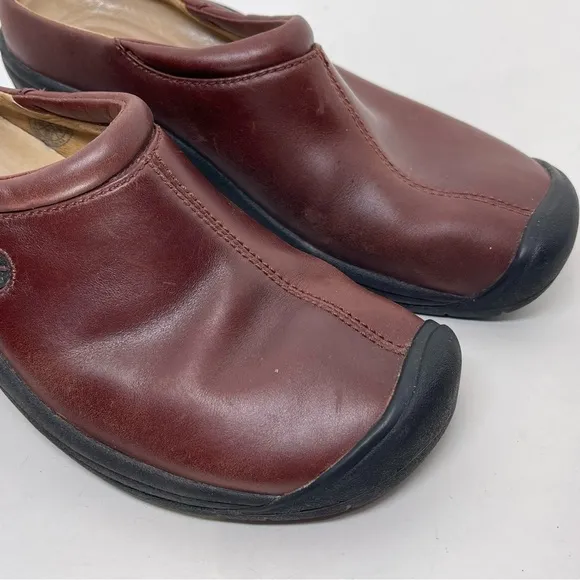 KEEN Women’s Leather Upper Maroon Mule Size 9.5M EU 40
