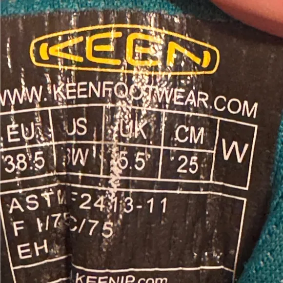 Keen womens Targhee 111 waterproof mid boot